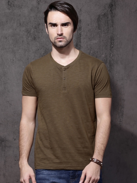 

Roadster Men Brown Solid Henley Neck T-shirt