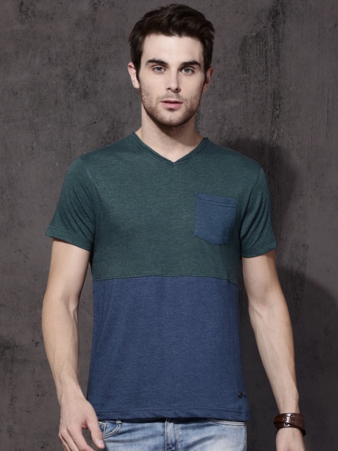 

Roadster Men Teal Green & Blue Colourblocked V-Neck T-shirt