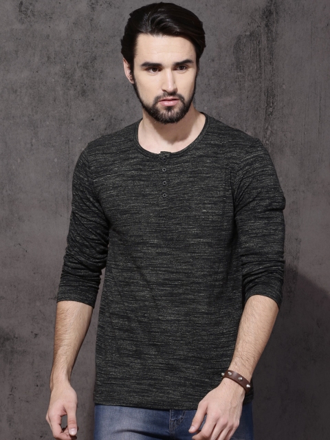 

Roadster Men Black Solid Henley Neck T-shirt