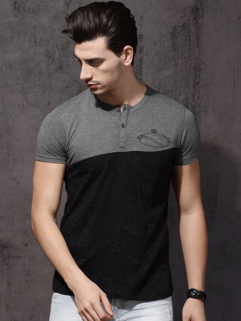 

Roadster Men Charcoal Grey & Black Colourblocked Henley Neck T-shirt