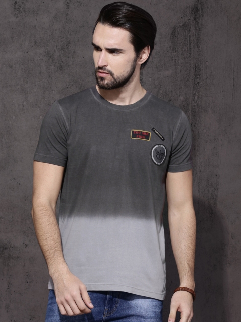 

Roadster Men Grey Dyed Round Neck T-shirt