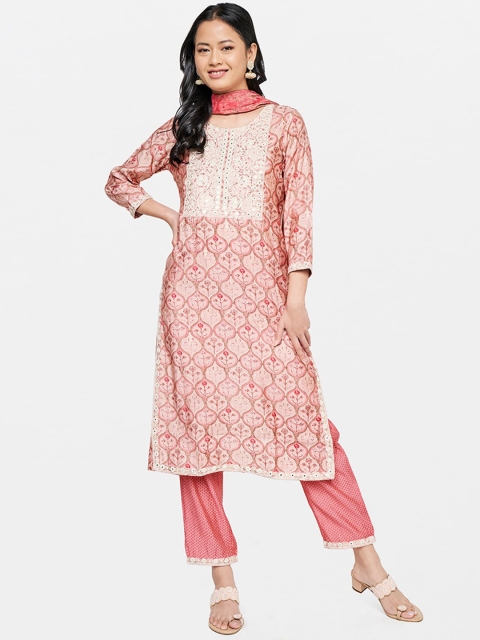 

Global Desi Women Floral Printed Kurta with Trousers & With Dupatta, Peach