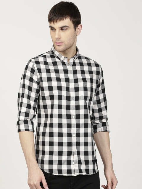 

ether Men Black & White Slim Fit Checked Casual Shirt