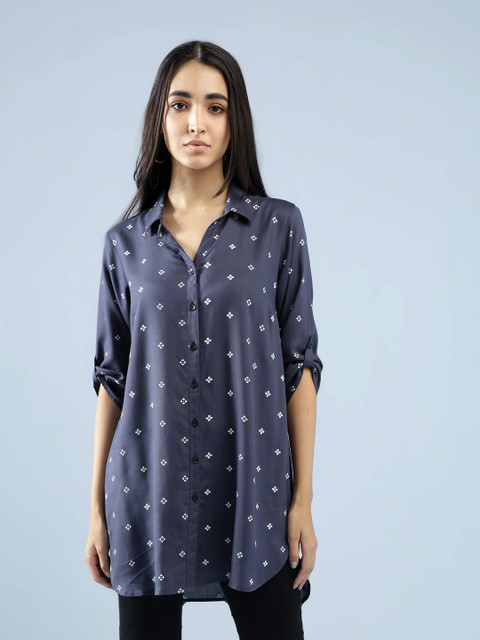 

IDK Blue Print Mandarin Collar Styled Back Top