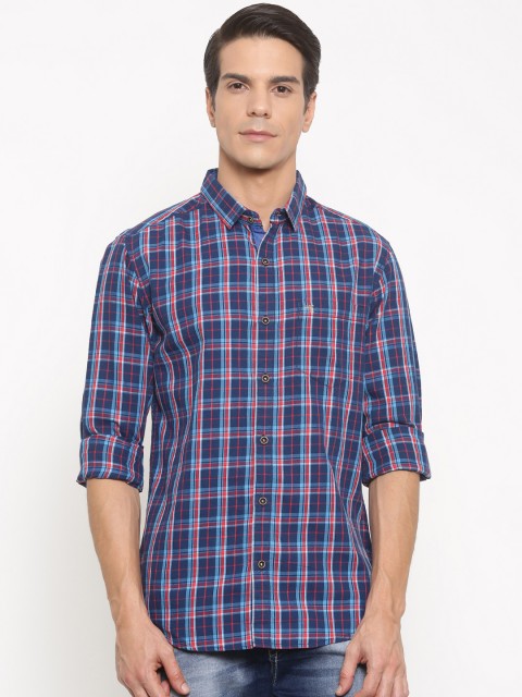 

The Indian Garage Co Men Blue Slim Fit Checked Casual Shirt
