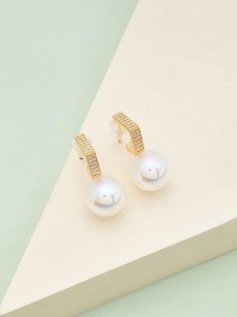 

Kushal's Fashion Jewellery Gold Plated Spherical Studs Earrings