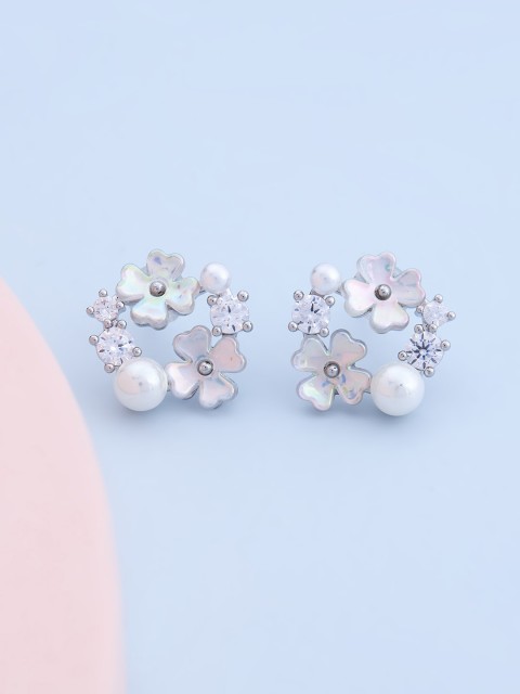 

Kushal's Fashion Jewellery Women White Floral Studs Earrings