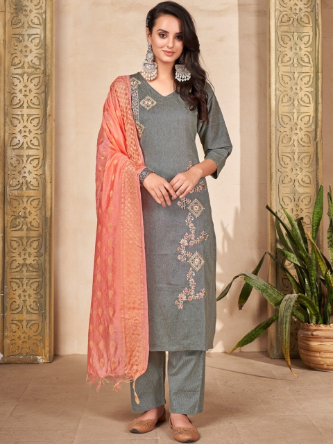 

SHOPGARB Women Grey Floral Embroidered Thread Work Kurta with Trousers & With Dupatta