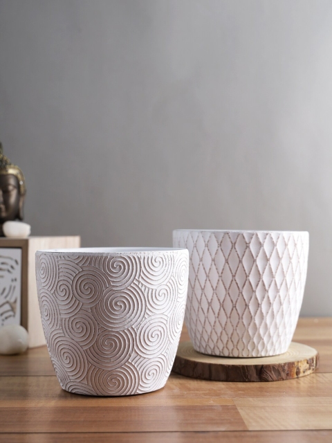 

TAYHAA Set Of 2 White And Beige Patterned Ceramic Planters