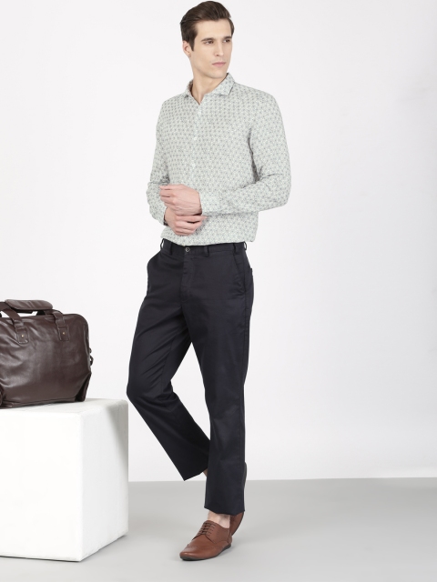 

SIMON CARTER LONDON Men Off-White & Blue Slim Linen Leisure Shirt