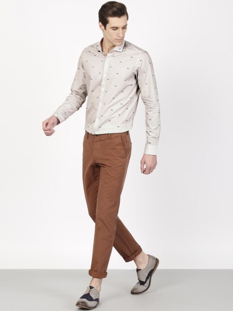 

SIMON CARTER LONDON Men Brown & Grey Slim Car Print Checked Formal Shirt