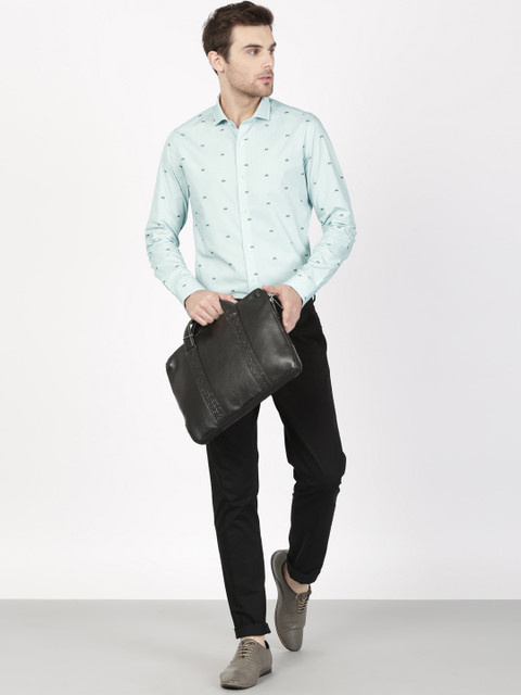 

SIMON CARTER LONDON Men Blue & Off-White Slim Car Print Formal Shirt