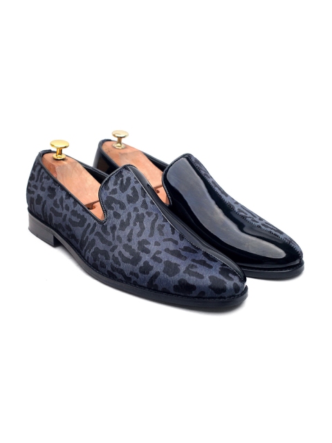 

GRIFFIN Men Textured Loafers, Black
