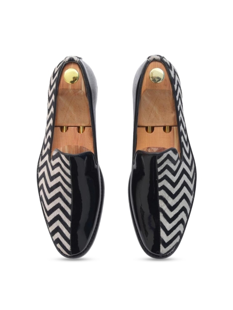 

GRIFFIN Men Printed Slip-On Sneakers, Black