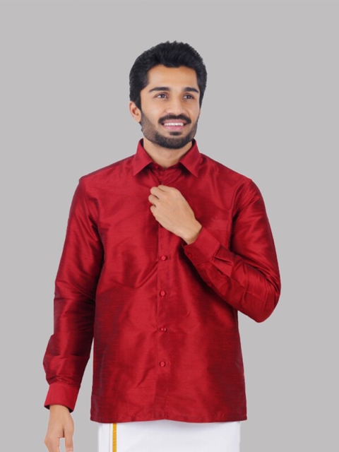 

Ramraj Men Solid Shirt With Dhoti Pants, Red