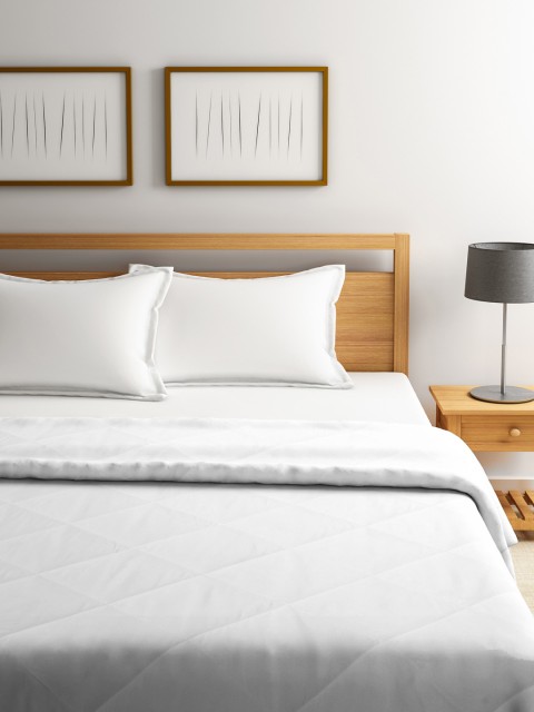 

Raymond Home Off-White Heavy Winters Double Quilt (Comforter)