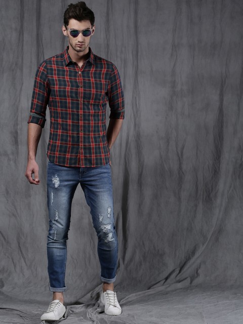 

WROGN Men Navy Blue & Red Slim Fit Checked Casual Shirt