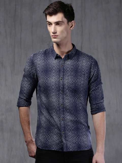 

WROGN Men Navy Blue & Beige Slim Fit Checked Casual Shirt