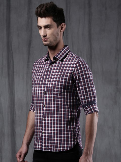 

WROGN Men Maroon & Navy Slim Fit Checked Casual Shirt