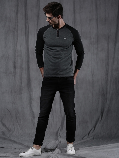 

WROGN Men Charcoal Grey Solid Henley Neck T-shirt