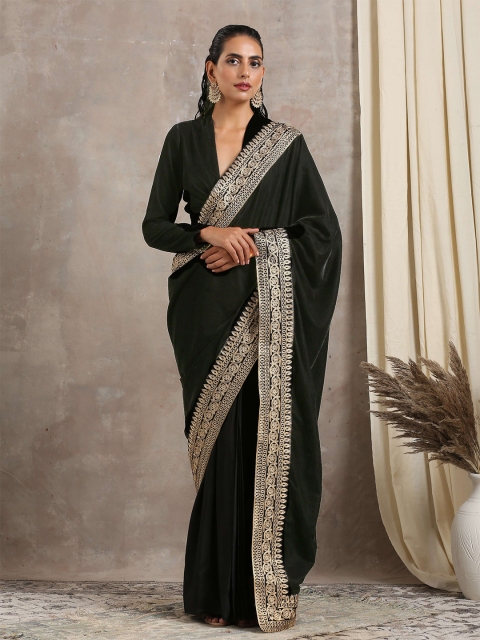 

trueBrowns Black And Gold Toned Embroidered Border Ready Pleated Velvet Saree