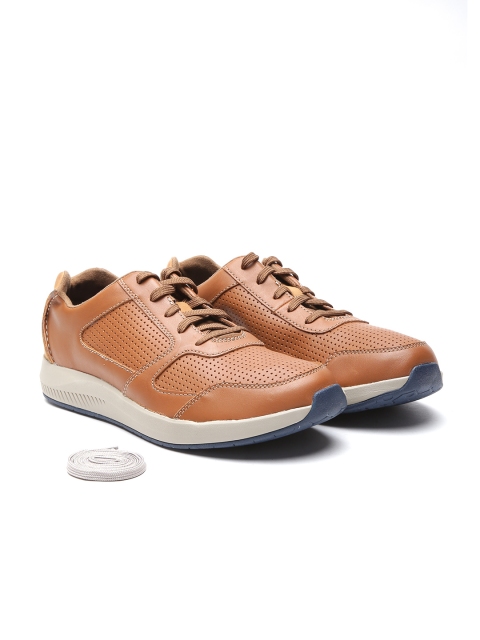 

Clarks Men Tan Brown Perforated Sneakers