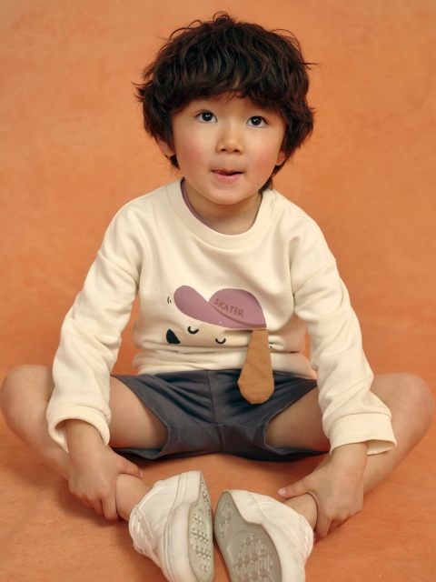 

Mango Kids Boys Off White & Purple Pure Cotton Graphic Printed Sweatshirt