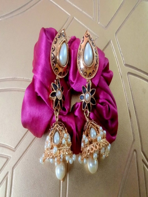 

Runjhun Gold-Toned & White Contemporary Jhumkas Earrings