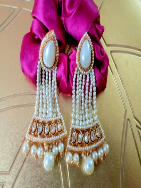 

Runjhun Off White Contemporary Drop Earrings