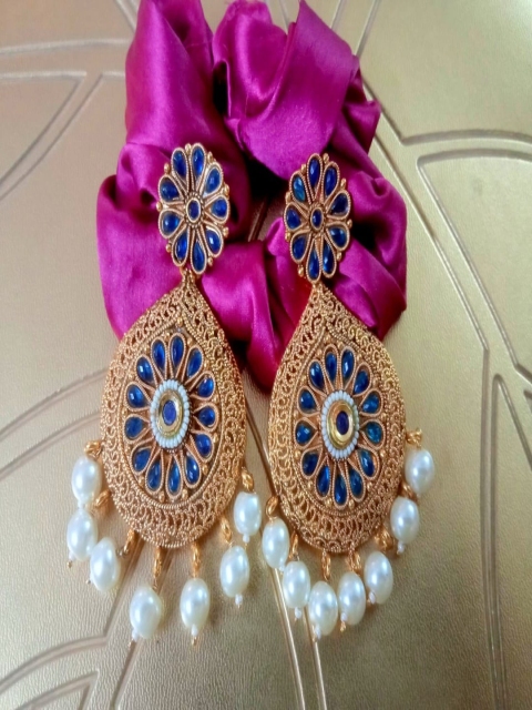 

Runjhun Gold-Plated Contemporary Drop Earrings