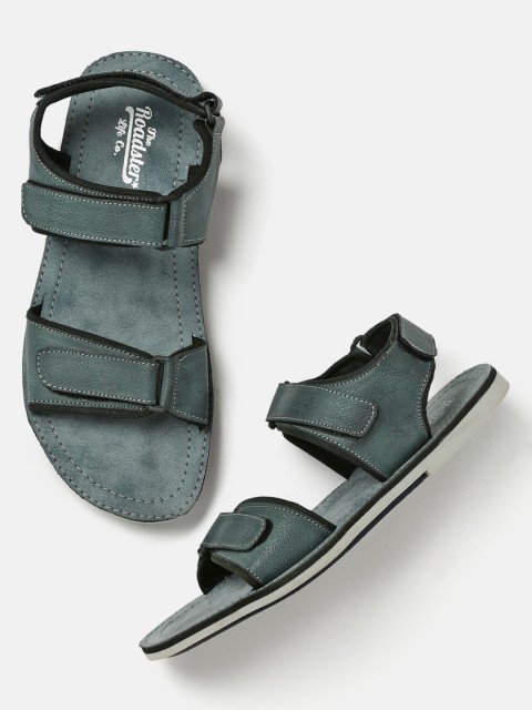

Roadster Men Grey Sandals