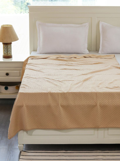

Pluchi Beige Geometric Mild Winter 350 GSM Pure Cotton Single Bed Dohar