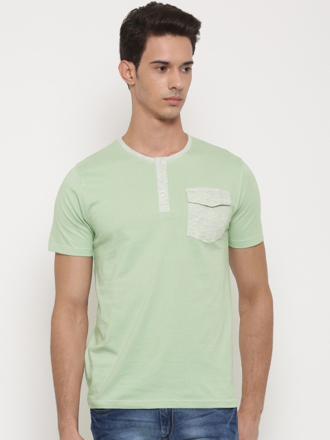 

Slub Men Green Solid Henley Neck T-shirt