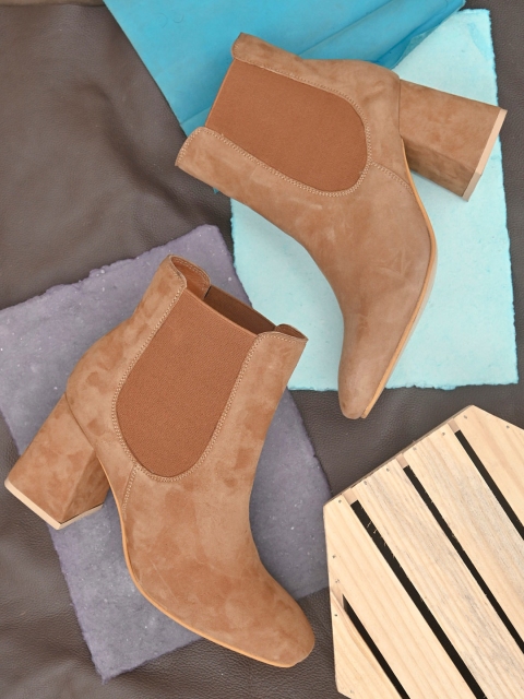 

Roadster Women Brown Solid Mid-Top Chelsea Boots