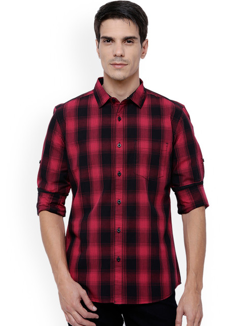 

HIGHLANDER Men Red & Black Slim Fit Checked Casual Shirt