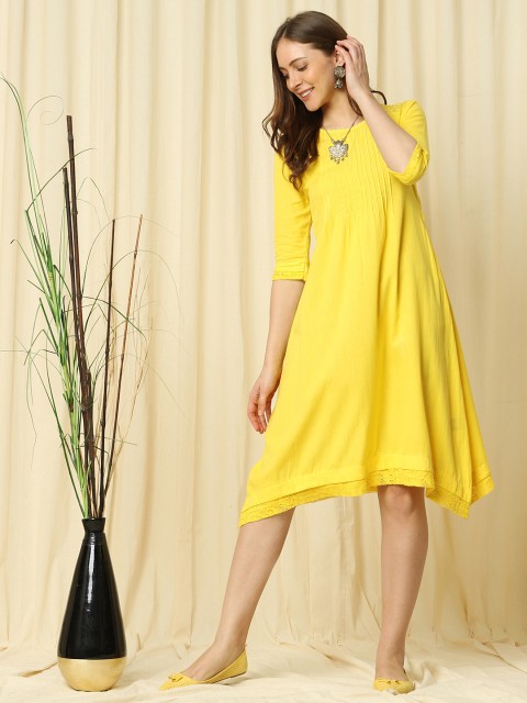 

Indifusion Women Yellow Chanderi Silk Kurta