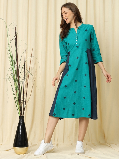 

Indifusion Women Green & Navy Blue Geometric Printed Chanderi Silk Kurta