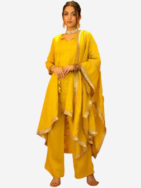 

Alaya By Stage3 Women Solid Asymmetric Kurta, Yellow