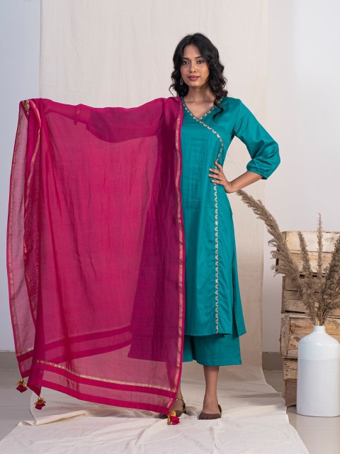 

AKISO Women Pink & Gold Solid Silk Blend Chanderi Dupatta