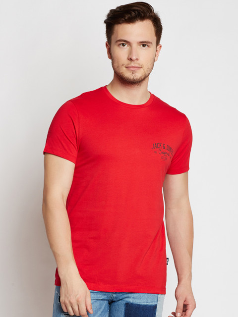 

Jack & Jones Men Red Solid Round Neck T-shirt