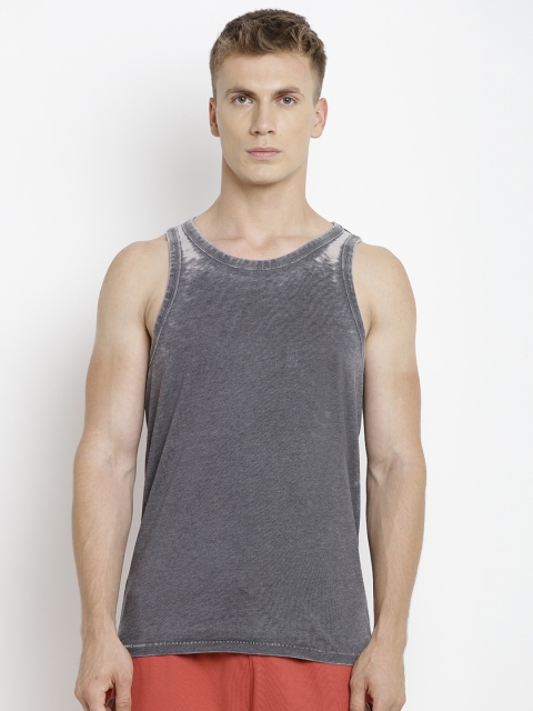 

Jack & Jones Men Grey Solid Round Neck T-shirt