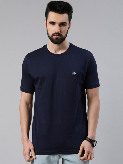 

Chennis Men Navy Blue Slim Fit T-shirt
