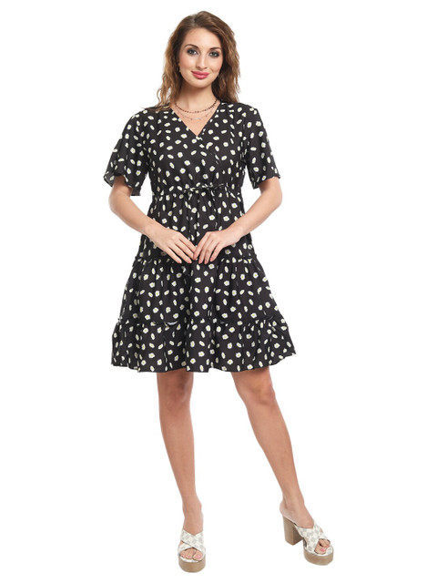 

La Aimee Black & White Floral Dress