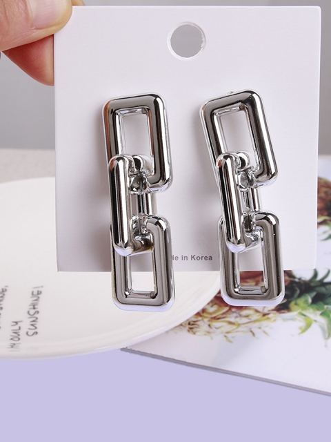 

Vembley Silver-Toned Contemporary Studs Earrings