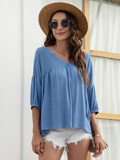 

La Aimee Blue Extended Sleeves Top