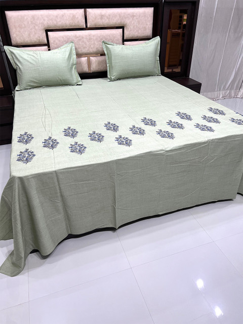 

Pure Decor Green & Blue Floral 400 TC King Bedsheet with 2 Pillow Covers
