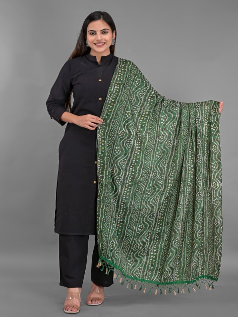 

Apratim Green & Yellow Printed Bandhani Dupatta