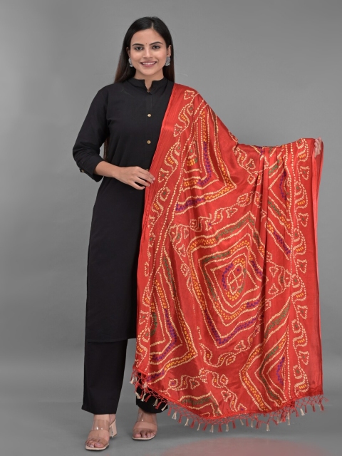 

Apratim Red & Green Printed Bandhani Dupatta