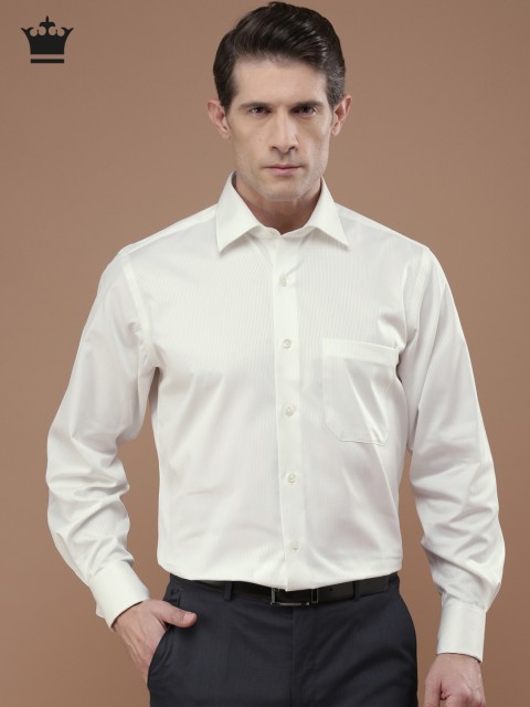 

Louis Philippe Men Off-White Regular Fit Striped Casual Shirt