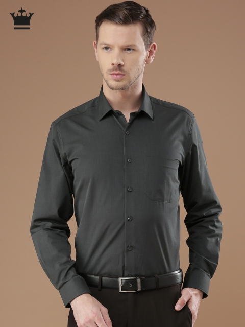 

Louis Philippe Men Charcoal Grey Milano Slim Fit Solid Formal Shirt